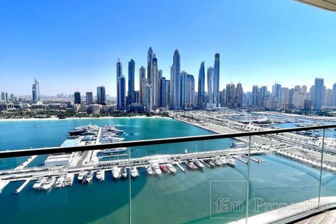 Apartment in Dubai Harbour, Dubai 3 bedrooms, 163.1 sq.m. № 67376 - photo 1