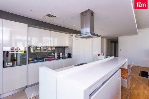 Apartment in Dubai 3 bedrooms, 195.1 sq.m. № 67383 - photo 9