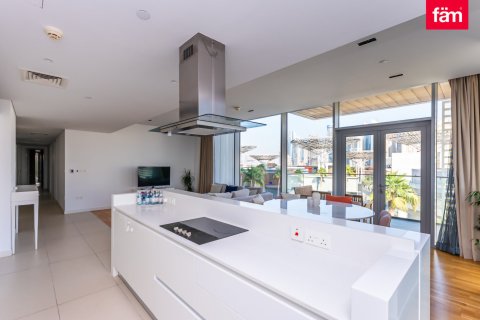 Apartment in Dubai 3 bedrooms, 195.1 sq.m. № 67383 - photo 7