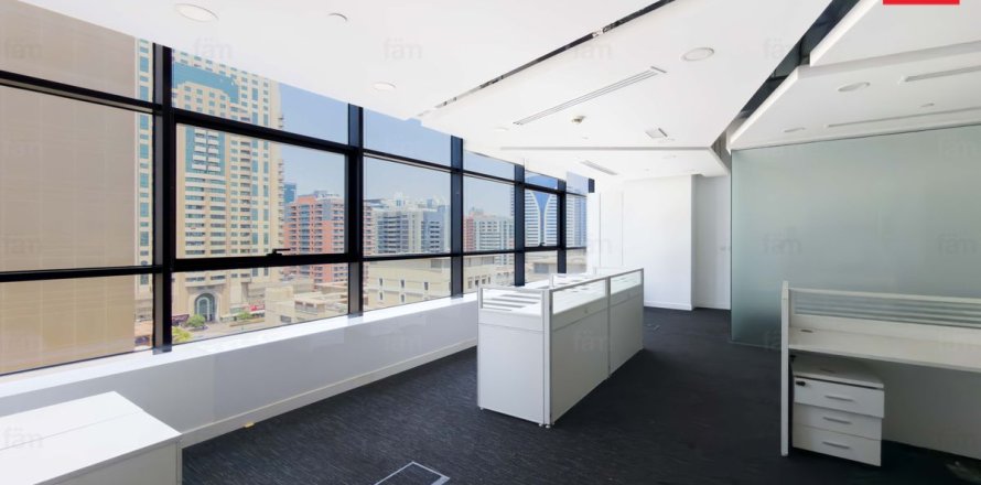 Bureau à Dubai, 96 m², № 118511