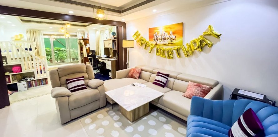 Apartment in Business Bay, Dubai 2 bedrooms, 178.8 sq.m. № 118508