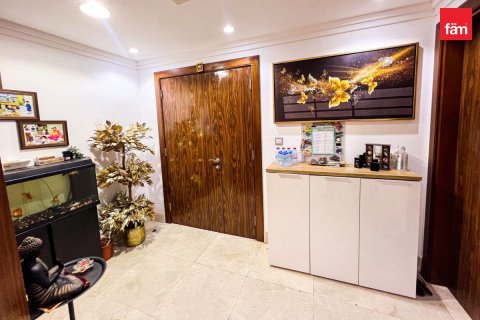 Apartment in Business Bay, Dubai 2 bedrooms, 178.8 sq.m. № 118508 - photo 11