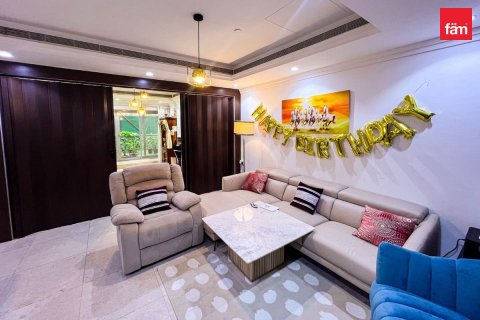 Apartment in Business Bay, Dubai 2 bedrooms, 178.8 sq.m. № 118508 - photo 23