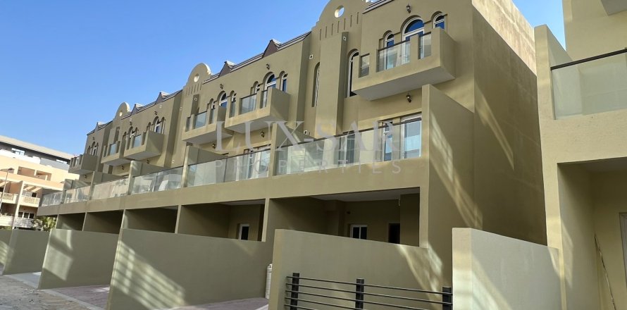 Maison de ville à Jumeirah Village Circle, Dubai, 4 chambres, 285 m², № 37318