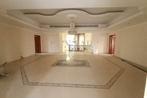 Villa en Dubai, 6 dormitorios, 1138.1 m², № 37314 - foto 2