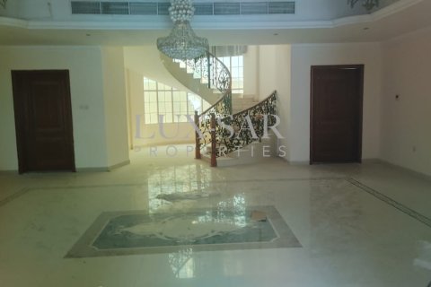 Villa en Dubai, 6 dormitorios, 1138.1 m², № 37314 - foto 3