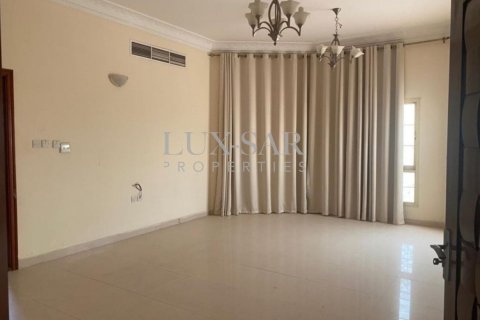 Villa en Dubai, 6 dormitorios, 1138.1 m², № 37314 - foto 8
