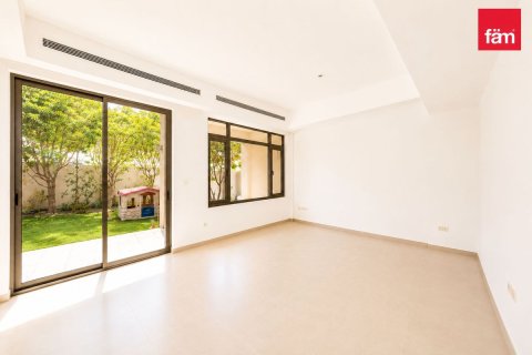 Villa en Reem, Dubai, 3 dormitorios, 219.7 m², № 139105 - foto 2