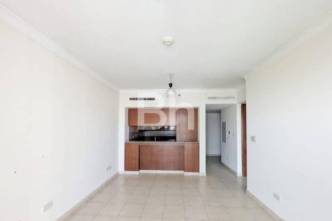 Apartment in The Views, Dubai 1 bedroom, 72 sq.m. № 21579 - photo 2
