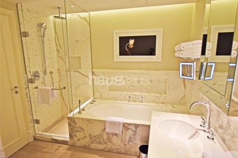 Apartment in Downtown Dubai (Downtown Burj Dubai), Dubai 2 bedrooms, 135 sq.m. № 45122 - photo 7