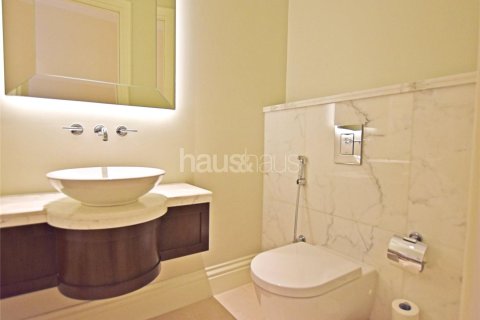 Apartment in Downtown Dubai (Downtown Burj Dubai), Dubai 2 bedrooms, 135 sq.m. № 45122 - photo 11