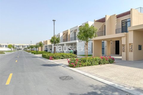 Adosado en EMAAR South, Dubai South (Dubai World Central), Dubai, 3 dormitorios, 138 m², № 45111 - foto 1