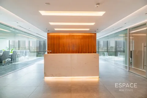 Bureau à Dubai, 461 m², № 61679 - photo 1