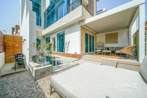 Villa à Jumeirah Village Circle, Dubai, 4 chambres, 529 m², № 61683 - photo 1