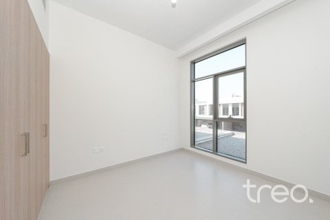 Villa in Dubai South (Dubai World Central), Dubai 4 bedrooms, 306.39 sq.m. № 134650 - photo 15