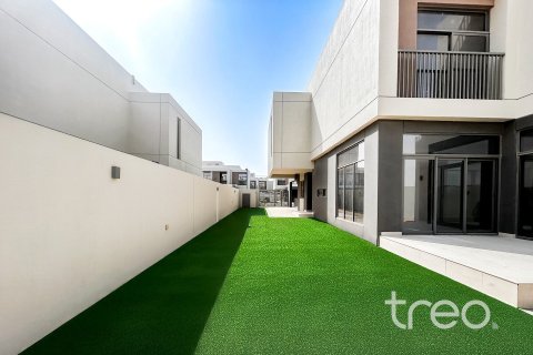 Villa in Dubai South (Dubai World Central), Dubai 4 bedrooms, 306.39 sq.m. № 134650 - photo 3