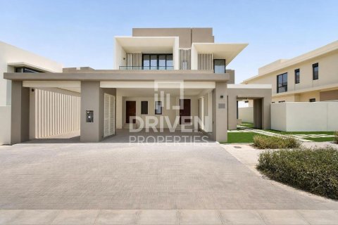 Villa en Jebel Ali, Dubai, 4 dormitorios, 670.02 m², № 128349