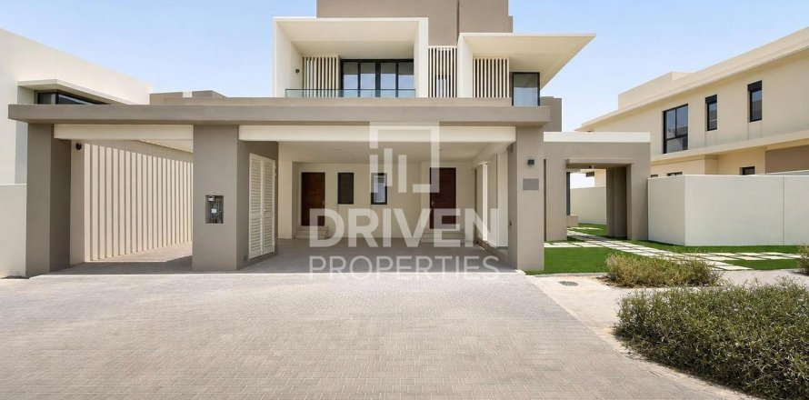 Villa en Jebel Ali, Dubai, 4 dormitorios, 670.02 m², № 128349