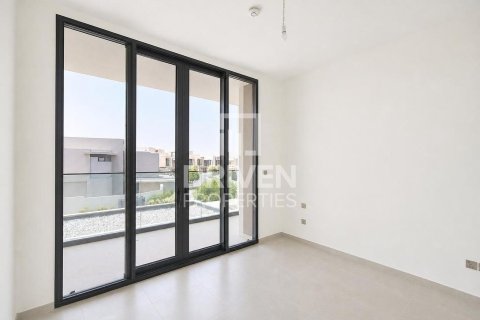 Villa en Jebel Ali, Dubai, 4 dormitorios, 670.02 m², № 128349 - foto 7