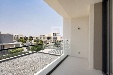 Villa en Jebel Ali, Dubai, 4 dormitorios, 670.02 m², № 128349 - foto 18