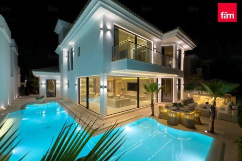 Villa in Palm Jumeirah, Dubai 5 bedrooms, 624.4 sq.m. № 41229 - photo 1