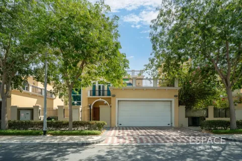 Villa en Legacy Nova Villas, Jumeirah Park, Dubai, 4 dormitorios, 455 m², № 122510 - foto 15
