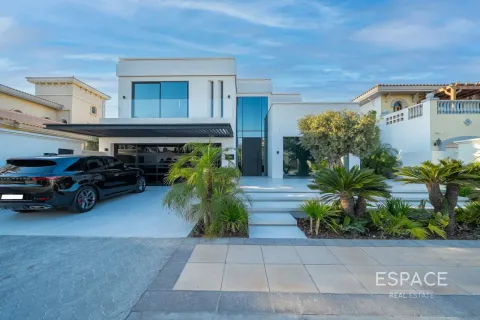 Villa in Palm Jumeirah, Dubai 5 bedrooms, 553 sq.m. № 122514