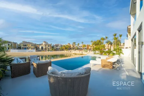 Villa in Palm Jumeirah, Dubai 5 bedrooms, 553 sq.m. № 122514 - photo 13
