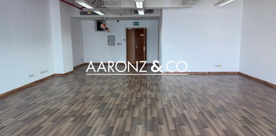 Oficina en Business Bay, Dubai, 102 m², № 85373
