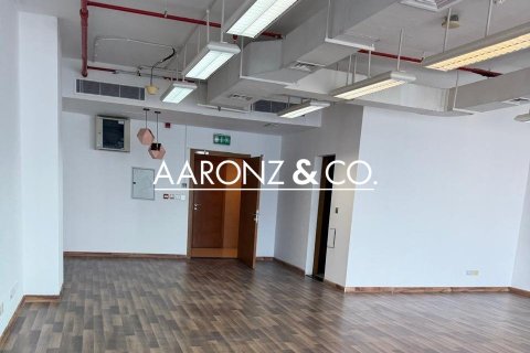 Oficina en Business Bay, Dubai, 102 m², № 85373 - foto 7