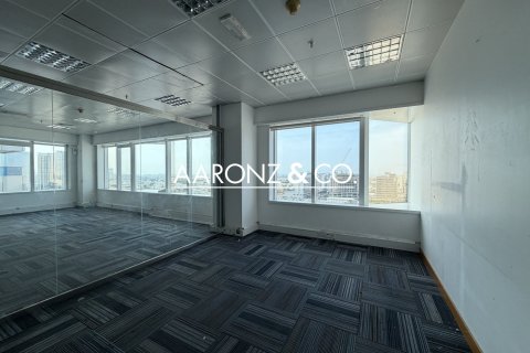 Снять в аренду офис в Sheikh Zayed Road, Дубай: 372м², № 85374 - фото 5