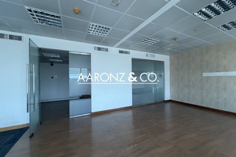 Снять в аренду офис в Sheikh Zayed Road, Дубай: 372м², № 85374 - фото 9