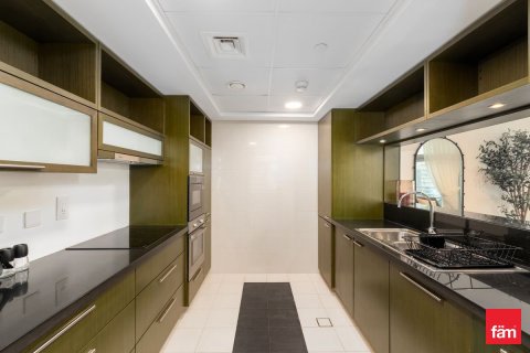 Apartment in Downtown Dubai (Downtown Burj Dubai), Dubai 2 bedrooms, 120.5 sq.m. № 93762 - photo 17