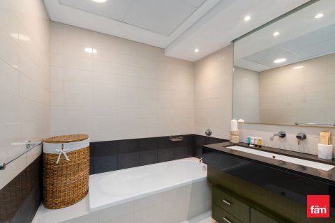 Apartment in Downtown Dubai (Downtown Burj Dubai), Dubai 2 bedrooms, 120.5 sq.m. № 93762 - photo 25