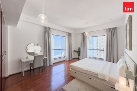 Купить квартиру в Дубае: 2 спальни, 120.2м², № 93765 - фото 2