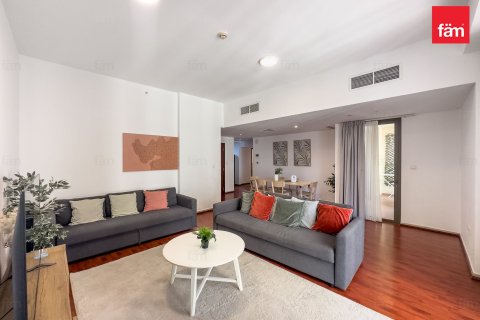 Купить квартиру в Дубае: 2 спальни, 120.2м², № 93765 - фото 3