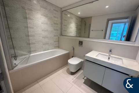 Apartment in EMAAR Beachfront, Dubai Harbour, Dubai 3 bedrooms, 195 sq.m. № 75367 - photo 10