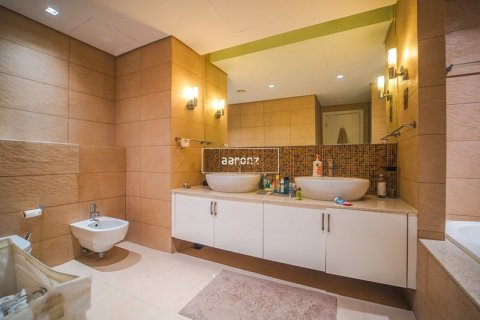 Снять в аренду квартиру в Пальме Джумейре, Дубай: 2 спальни, 165.2м², № 42729 - фото 10