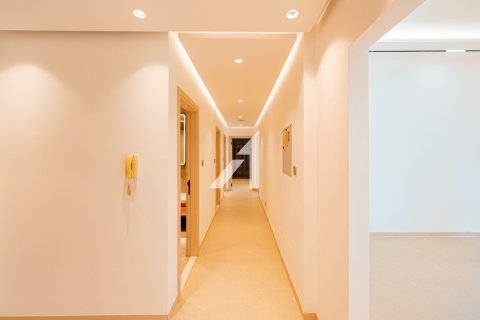 Купить квартиру в Дубае: 2 спальни, 141.1м², № 54772 - фото 5