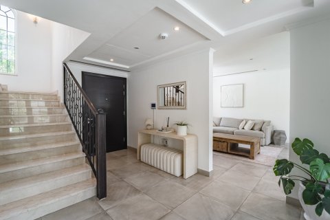 Villa in Jumeirah Islands, Dubai 3 bedrooms, 512 sq.m. № 120291 - photo 24