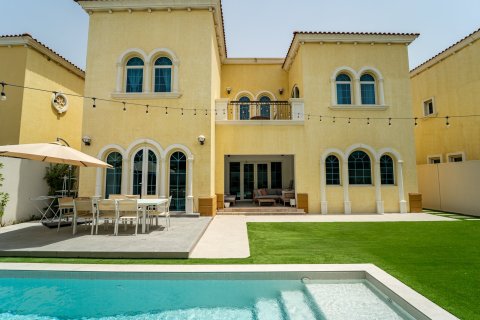 Villa in Jumeirah Islands, Dubai 3 bedrooms, 512 sq.m. № 120291 - photo 23