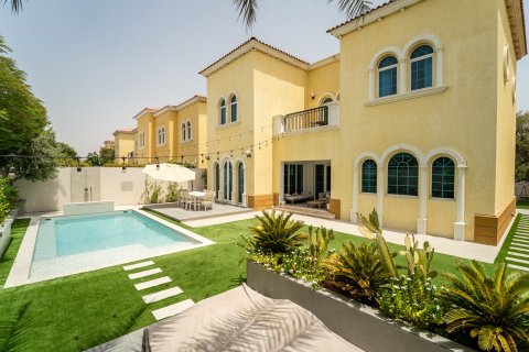 Villa in Jumeirah Islands, Dubai 3 bedrooms, 512 sq.m. № 120291