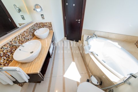 Apartment in Downtown Dubai (Downtown Burj Dubai), Dubai 2 bedrooms, 171.68009885 sq.m. № 120286 - photo 25