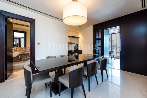 Apartment in Downtown Dubai (Downtown Burj Dubai), Dubai 2 bedrooms, 171.68009885 sq.m. № 120286 - photo 17