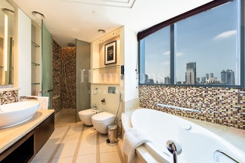 Apartment in Downtown Dubai (Downtown Burj Dubai), Dubai 2 bedrooms, 171.68009885 sq.m. № 120286 - photo 13