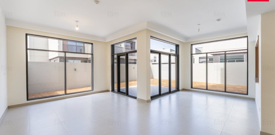 Villa in Dubai 4 bedrooms, 338.6 sq.m. № 53151