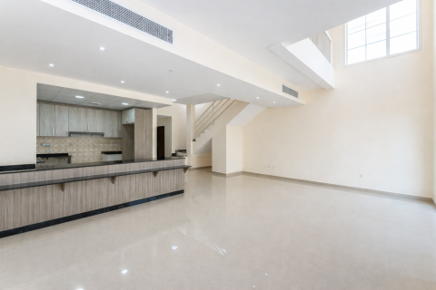 Снять в аренду таунхаус в Дубае: 5 спален, 190.3м², № 85959 - фото 4