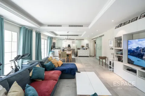 Villa en Jumeirah Village Triangle, Dubai, 5 dormitorios, 356 m², № 61608 - foto 2