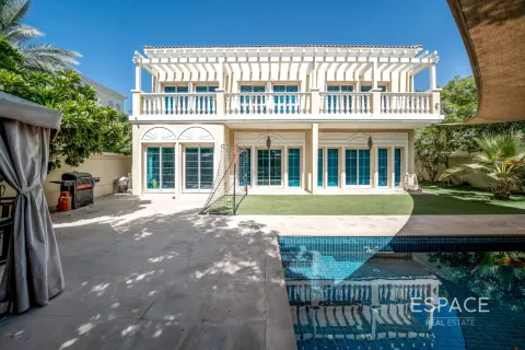 Villa en Jumeirah Village Triangle, Dubai, 5 dormitorios, 356 m², № 61608 - foto 1