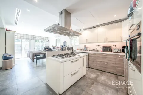 Villa en Jumeirah Village Triangle, Dubai, 5 dormitorios, 356 m², № 61608 - foto 4